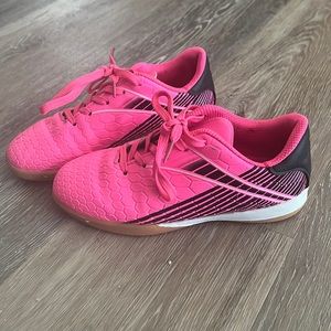 Girls size 1 Vizari indoor soccer futsal pink shoes
